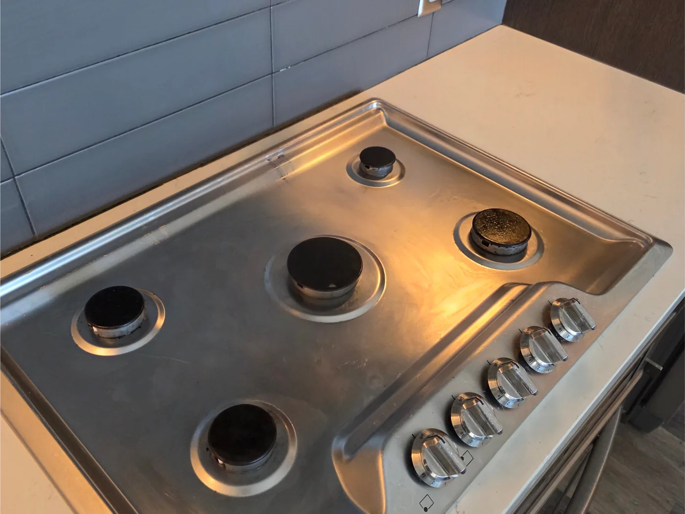 Gas stovetop after cleaning
